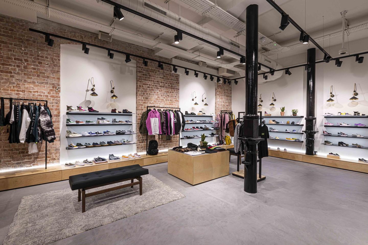 Фото из магазина Vans